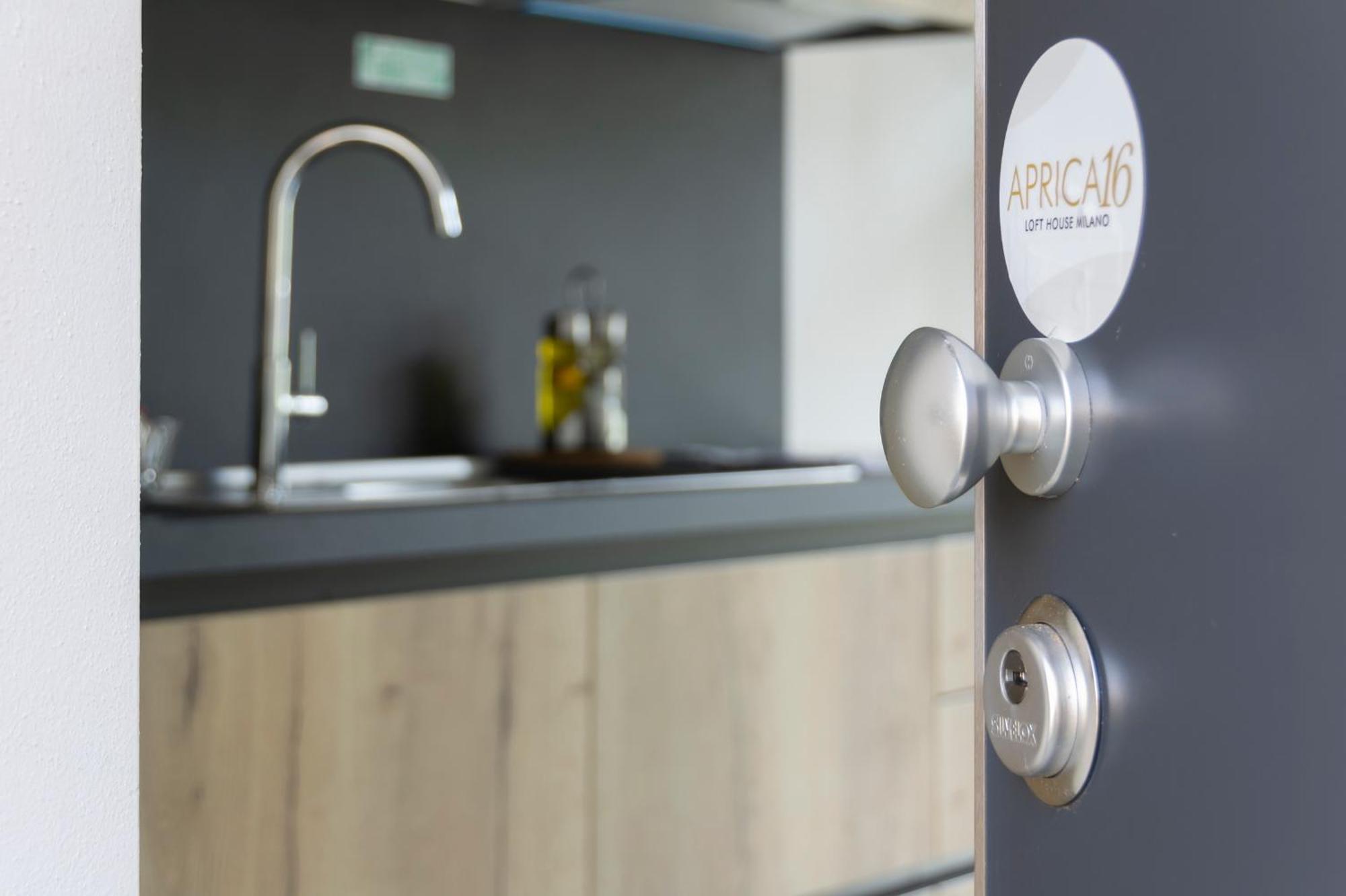 Aprica16 Loft House Milano Appartement Buitenkant foto